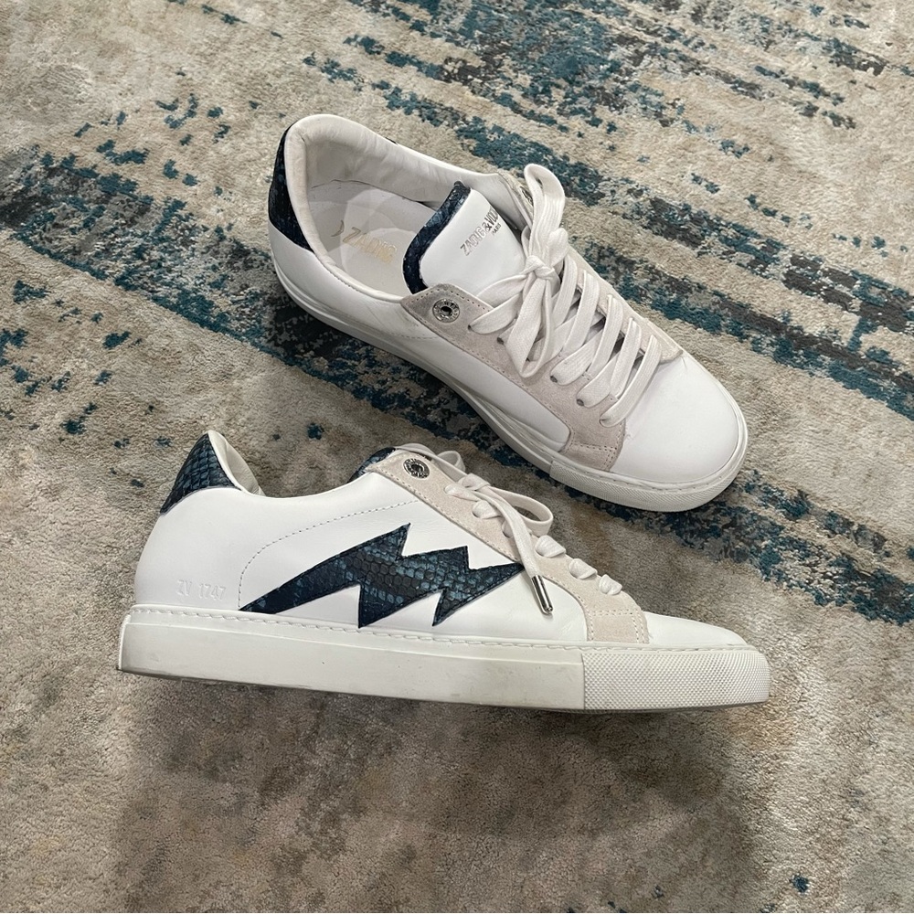 New Zadig and Voltaire, 
White with a snake print flash on the side. - Picture 4 of 6